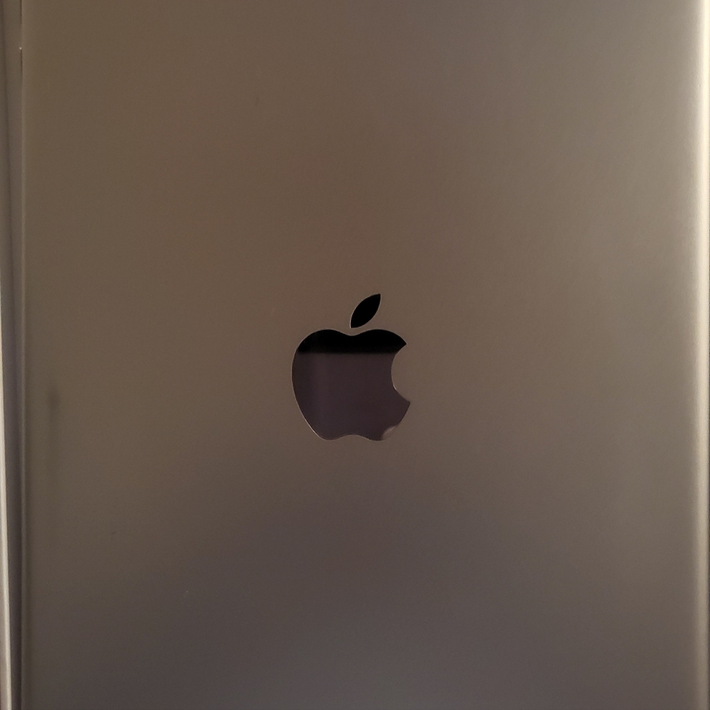 IPAD 5TH GENERATION with Protective Case - Picture 7 of 7